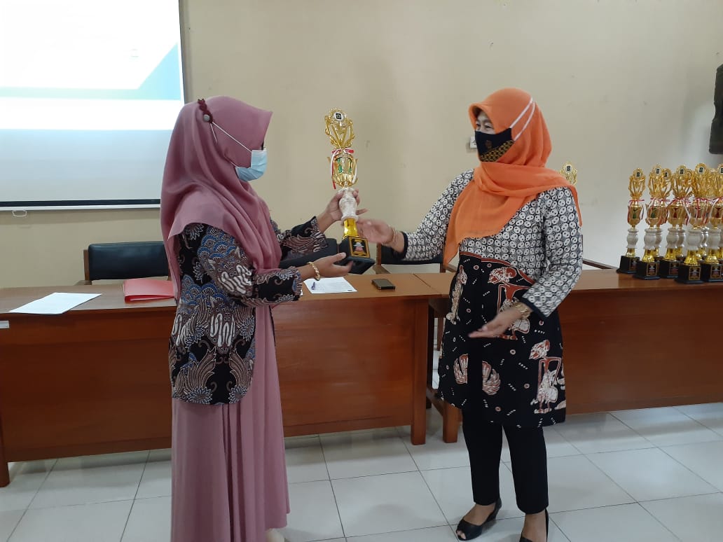 BKL Teratai  dan PIK R Bina Muda Raih Juara